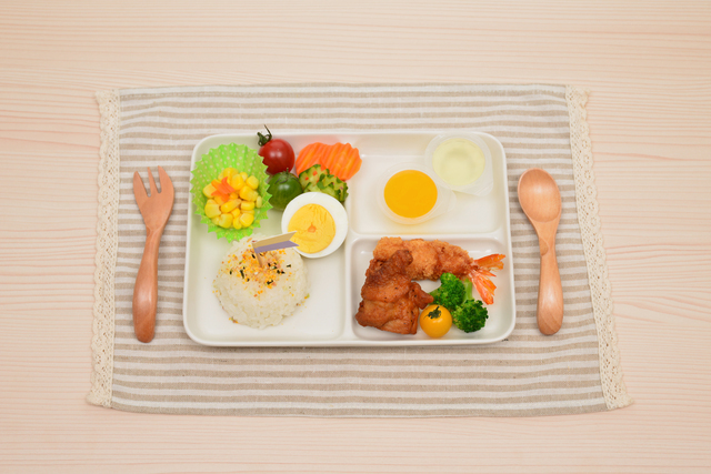 お子様プレート,食事マナー,