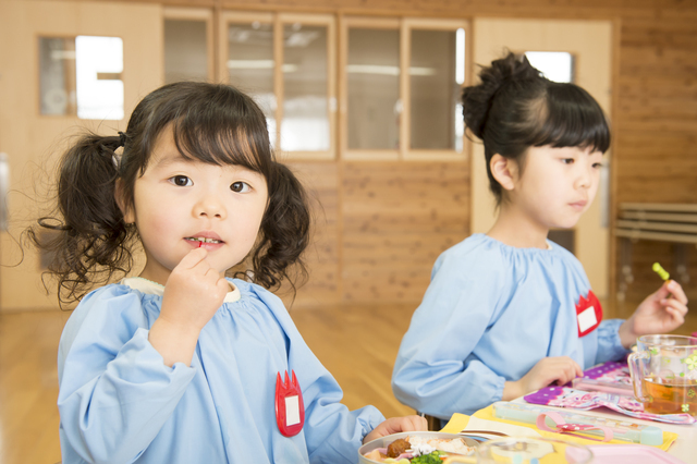 幼稚園での食事,食事マナー,