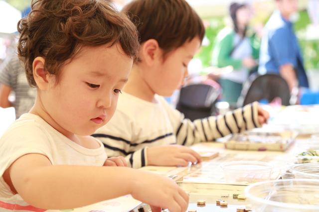 指先をつかった遊び,おもちゃ,2歳,