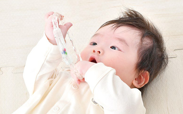 ひかりのリング,赤ちゃん,おもちゃ,ピープル