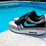 オニツカタイガー